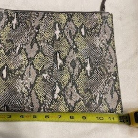 Banana Republic Pouch- Snakeskin Pattern - Picture 11 of 13